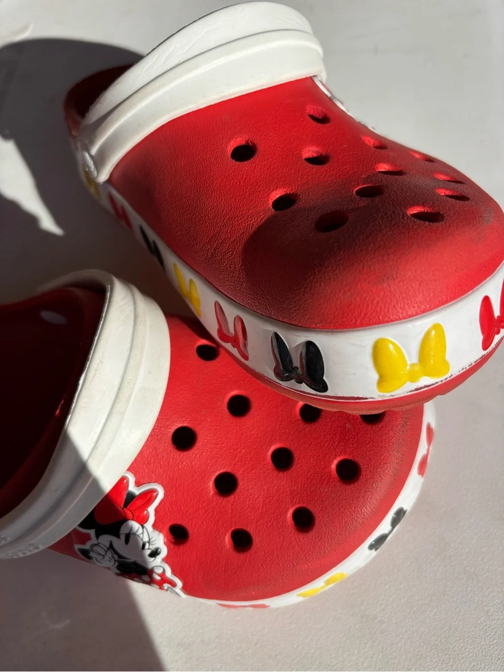CROCS bright red